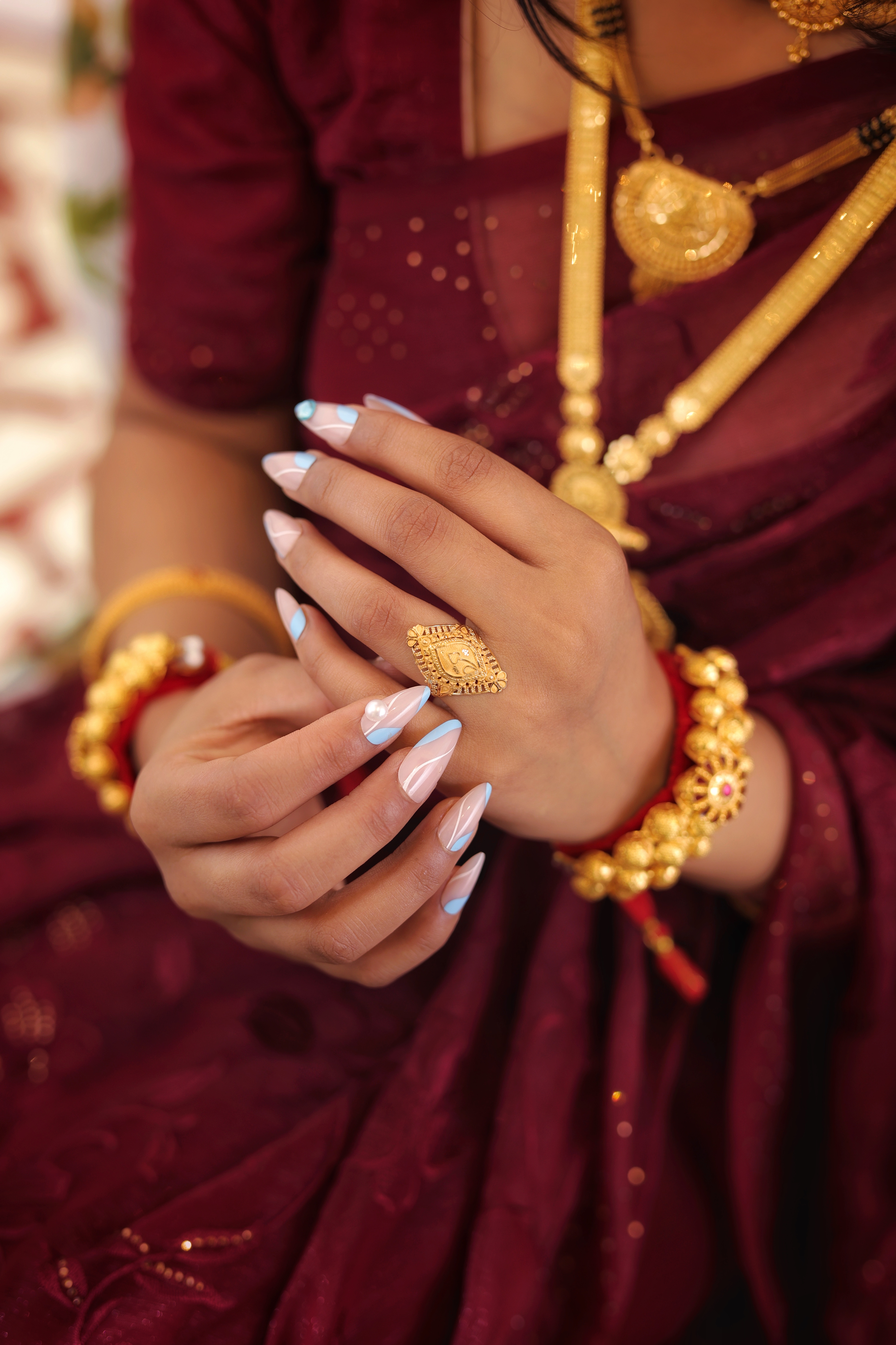 22K Gold Designer Leaf Motif Ladies Ring – Intricate Cutwork & Traditional Finish