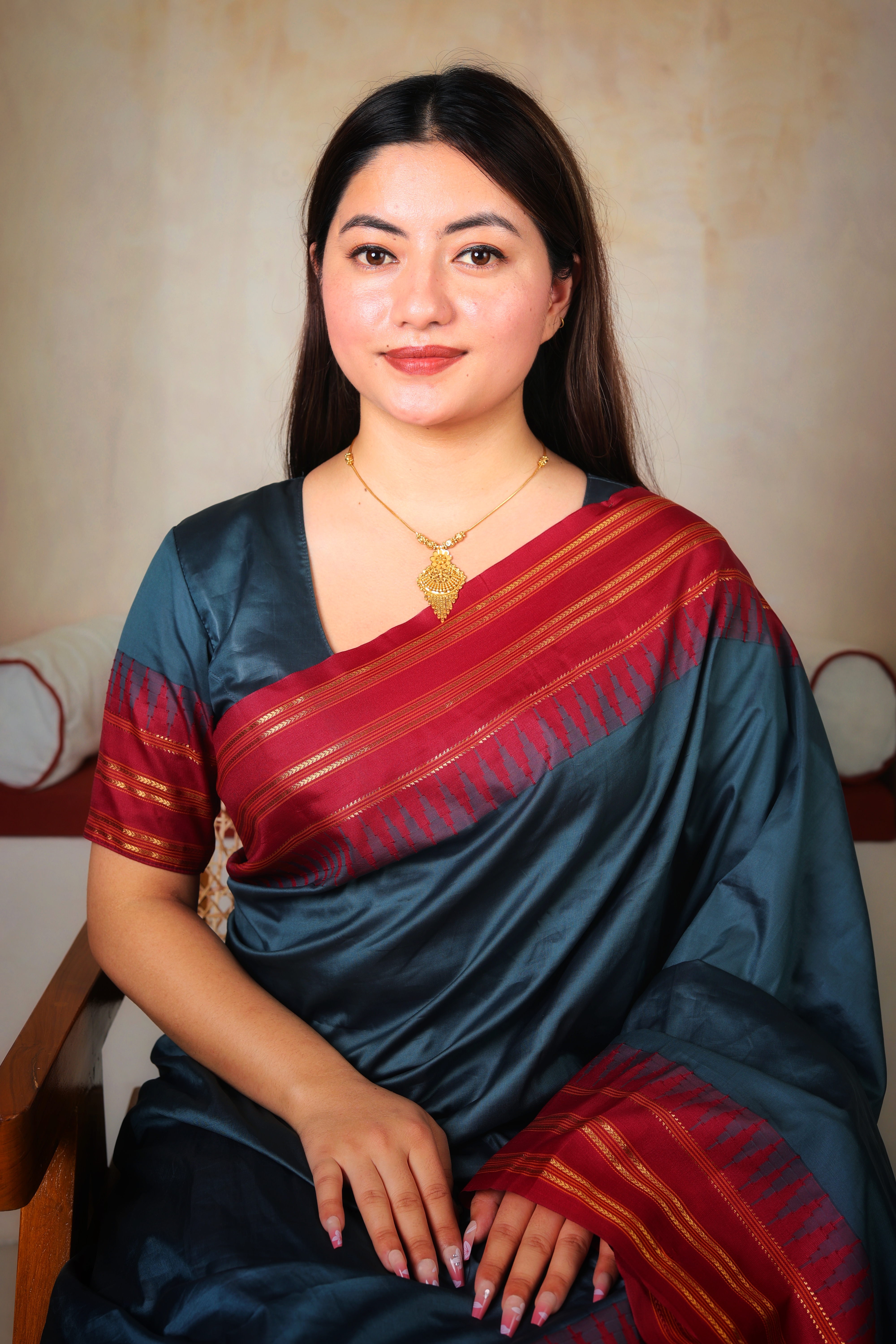 Traditional 22K Gold Filigree Drop Pendant Necklace Set | Elegant Woman Chain