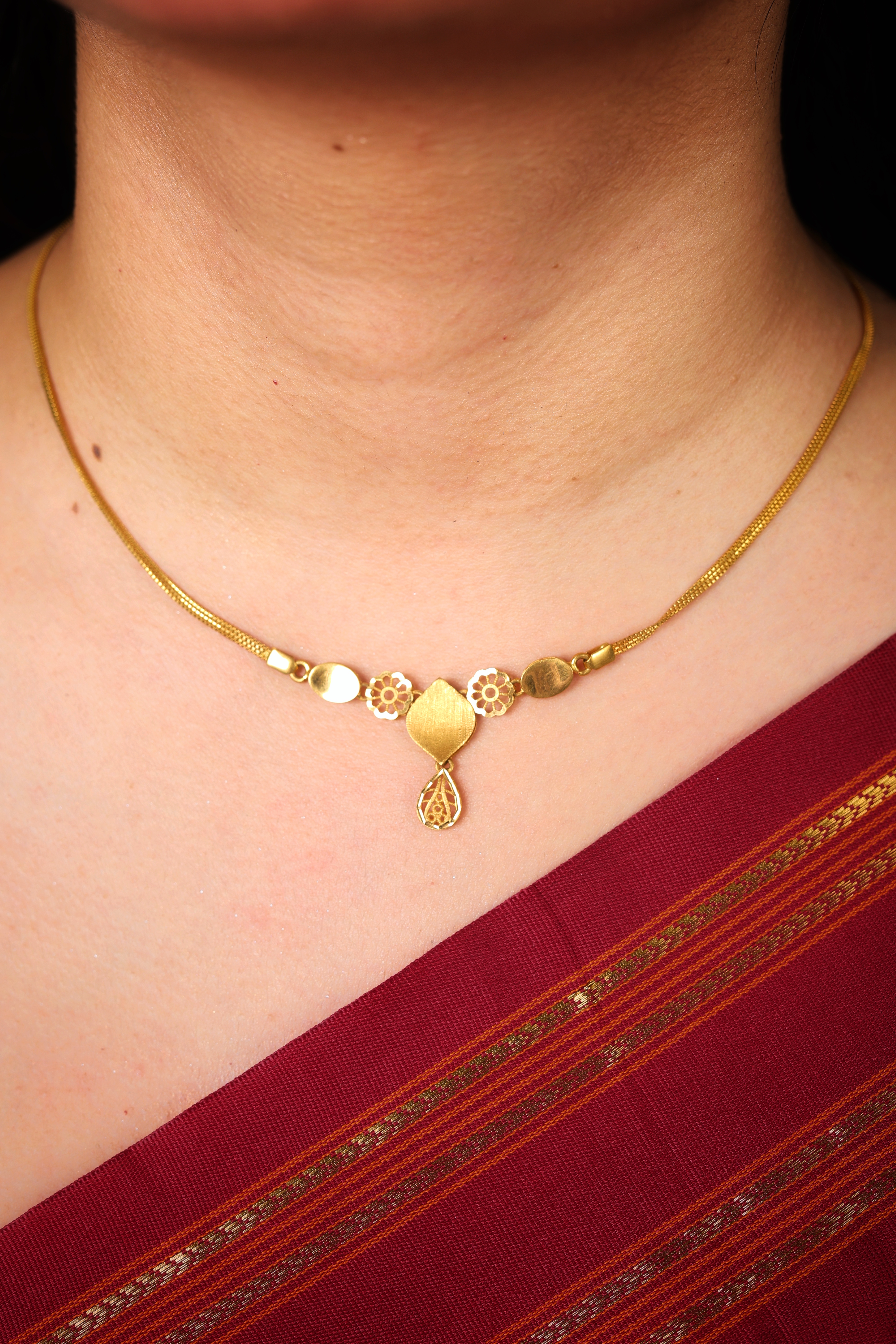 Delicate 22K Gold Minimalist Floral Link Necklace
