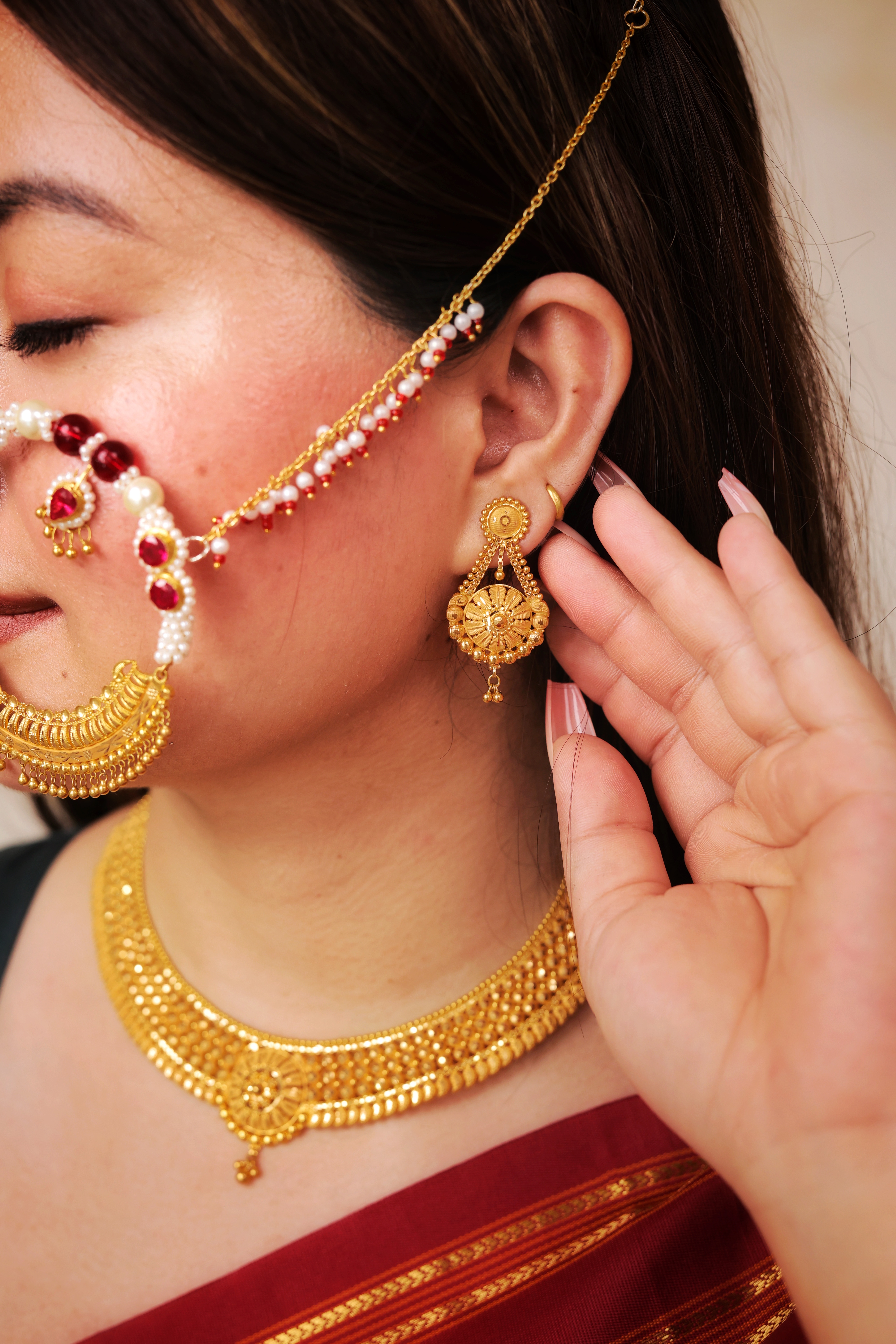 Heavy Traditional Gold Collar Necklace Set with Matching Stud Earrings