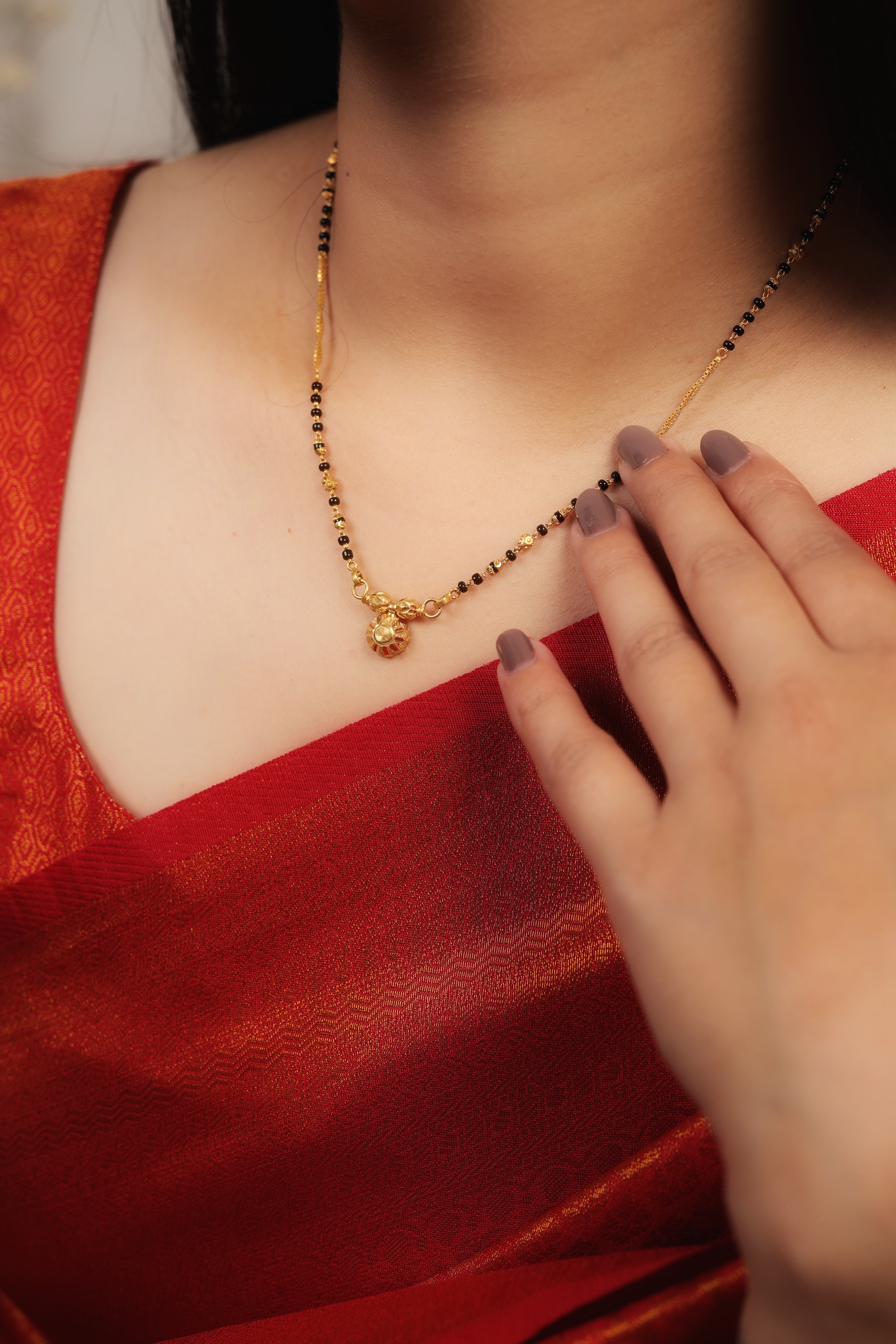 Minimalist Single-Sphere Short Mangalsutra with Granulated Detailing