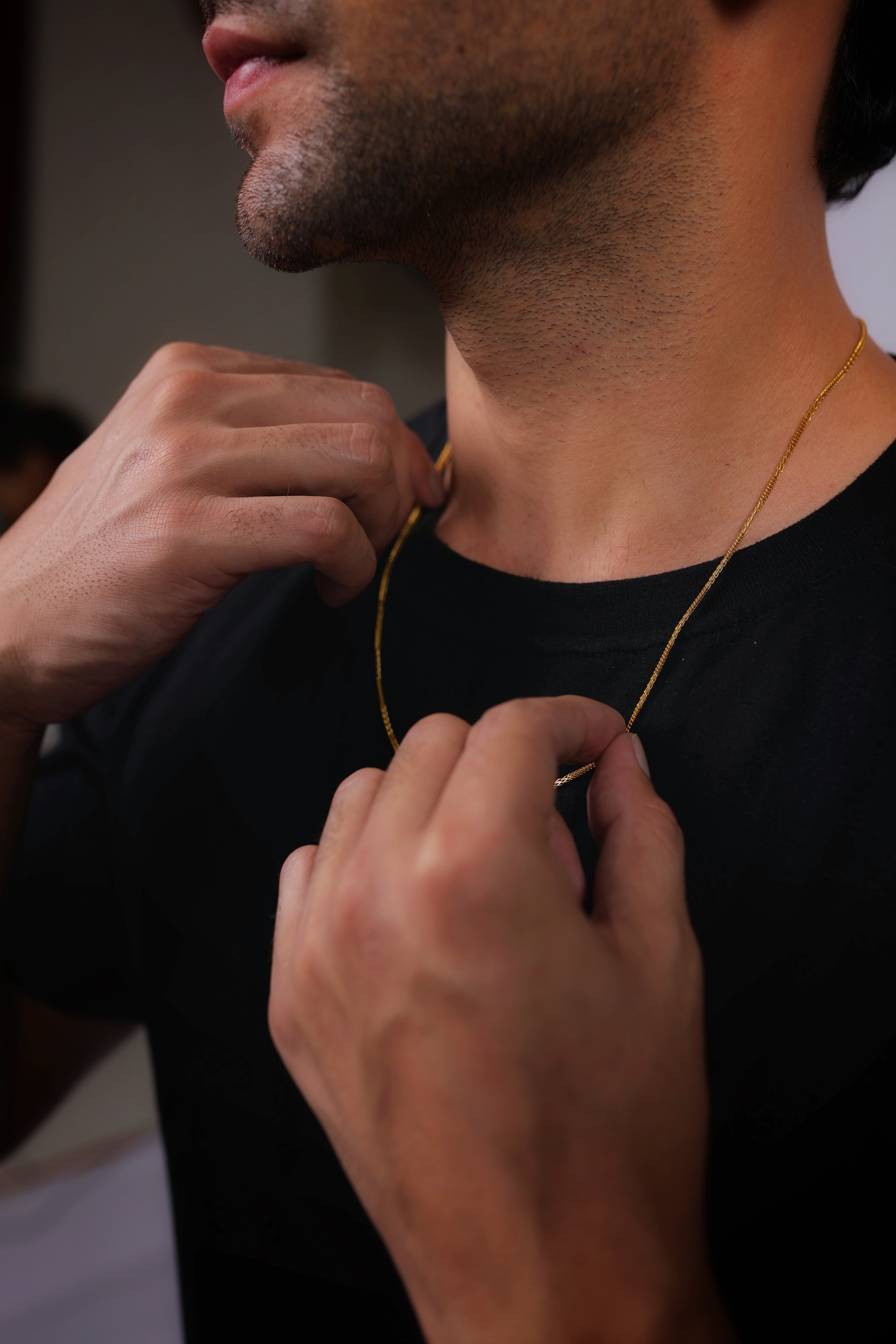 22K Gold Men’s Chain – Slim Chevron Link Design