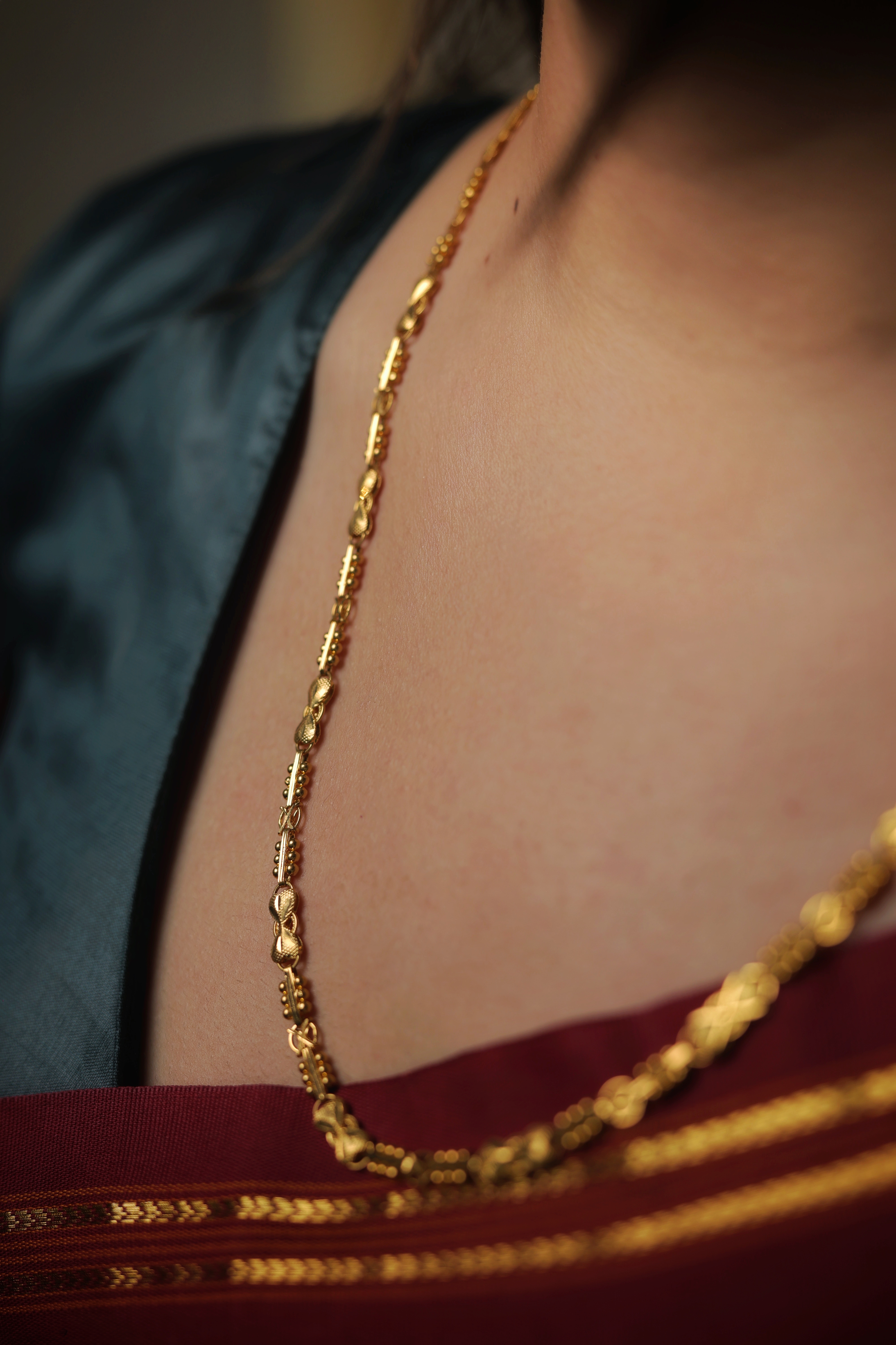 Elegant Women Designer Pattern Gold Chain – Classic Textured Link Gold Chain for Women